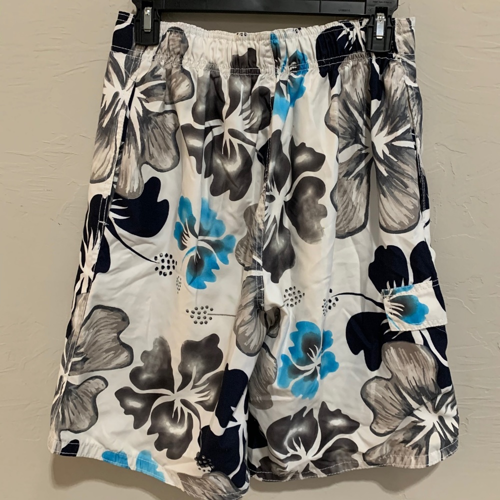 Hawaiian Swim Trunks, Size 28/30 - Picture 2 of 3